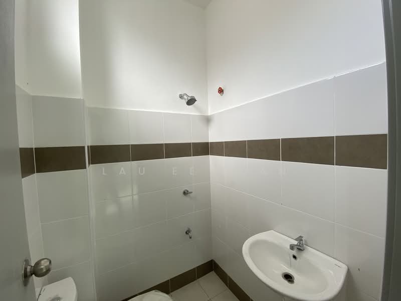 Rumah Teres 2 Tingkat untuk Dijual di Taman Bukit Flora 2 (Batu Pahat) - Lau Ee Xuan - PropertyGuru.com.my