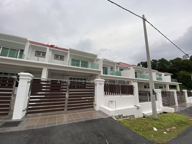 Rumah Teres 2 Tingkat untuk Dijual di Taman Bukit Flora 2 (Batu Pahat) - Lau Ee Xuan - PropertyGuru.com.my