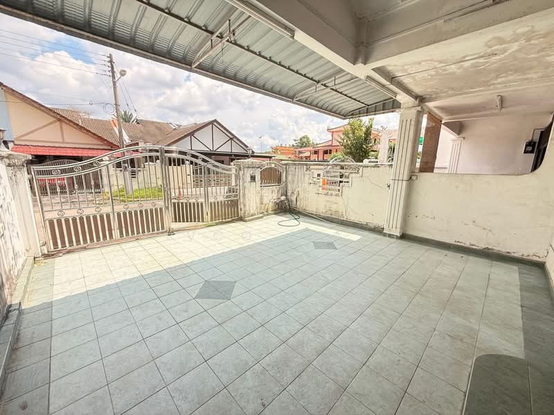 1.5-storey Terraced House for Sale in Taman Molek (Johor Bahru) - Vivco Liang - PropertyGuru.com.my
