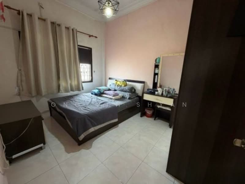 Rumah Flat untuk Dijual di Taman Pulai Utama - Ong Lih Shyan - Bedroom - PropertyGuru.com.my