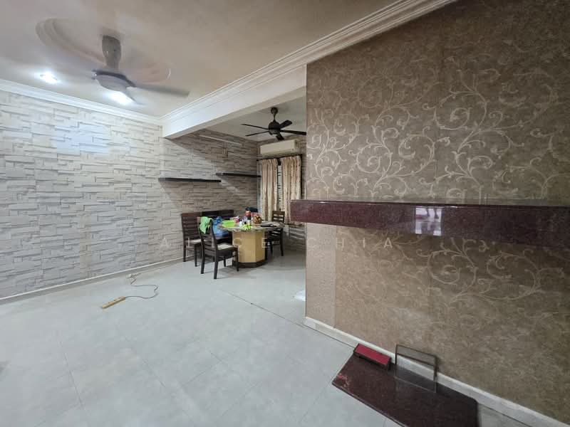 Rumah Teres 2 Tingkat untuk Dijual di Taman Kulai (Kulai) - Alice Chia - Living Room - PropertyGuru.com.my