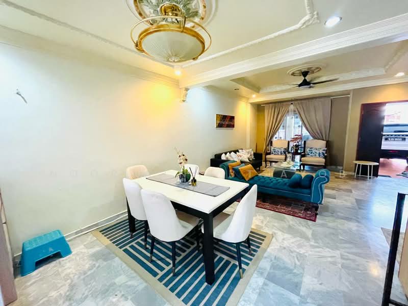 2.5-storey Terraced House for Sale in Bukit Antarabangsa (Ulu Kelang) - Noor Aini Bt Ayob - Living Room - PropertyGuru.com.my