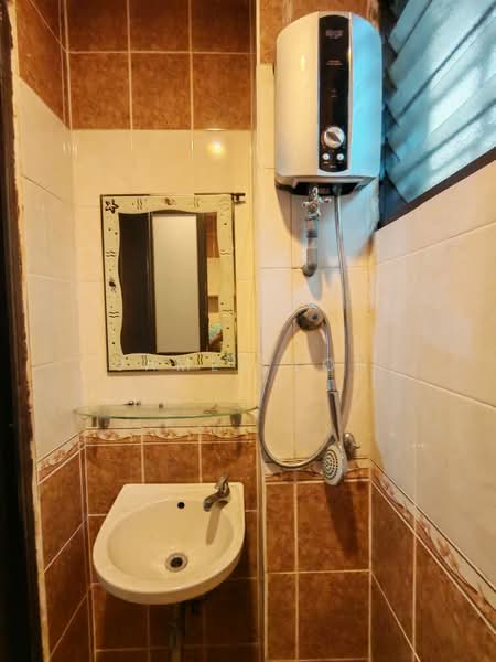 2-storey Terraced House for Rent in Taman Bukit Saga (Shah Alam) - James Loh - Bathroom - PropertyGuru.com.my