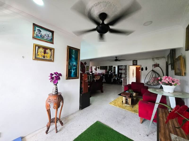 Pangsapuri untuk Dijual di Taman Putra Perdana - Zul Syafiq - Living Room - PropertyGuru.com.my