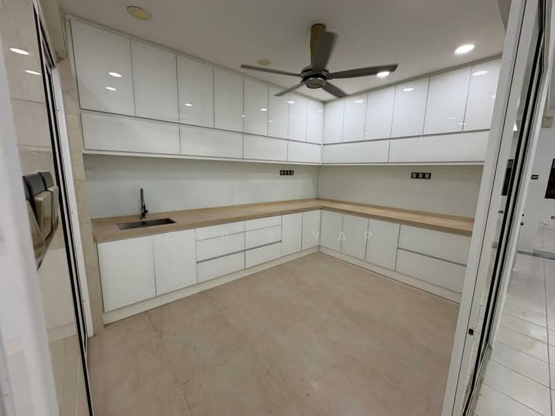 Townhouse for Sale in Petaling Jaya (Selangor) - Chris Yap - Kitchen - PropertyGuru.com.my