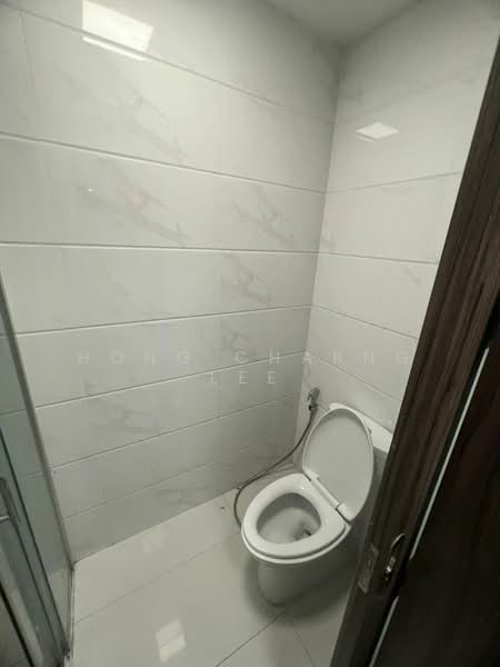 Apartment for Rent at Regalia Park @ Forest City - Hong Charng Lee - Bathroom - PropertyGuru.com.my