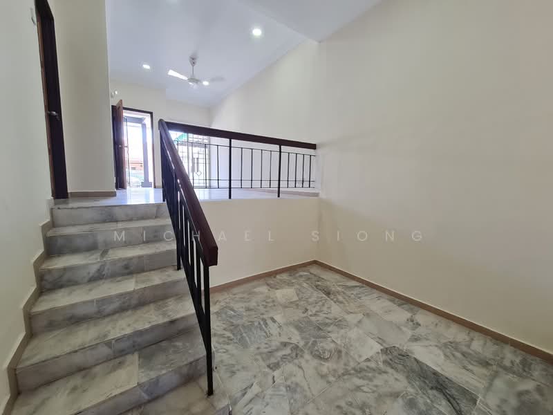 Rumah Teres untuk Dijual di Rawang (Selangor) - Michael Siong - Entrance - PropertyGuru.com.my