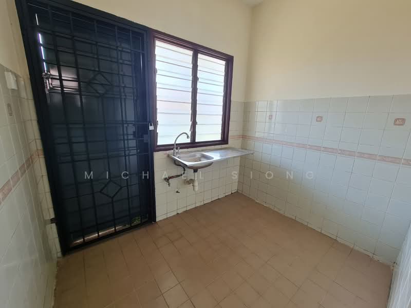 Rumah Teres untuk Dijual di Rawang (Selangor) - Michael Siong - Kitchen - PropertyGuru.com.my