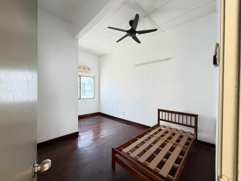 Townhouse for Rent in Kampung Sungai Kayu Ara (Petaling Jaya) - Andrew Pang - Bedroom - PropertyGuru.com.my