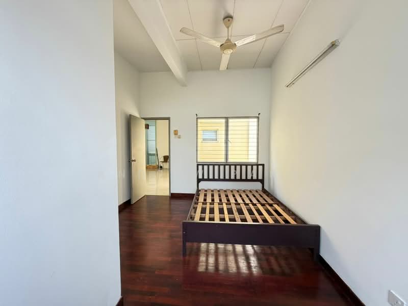 Townhouse for Rent in Kampung Sungai Kayu Ara (Petaling Jaya) - Andrew Pang - Bedroom - PropertyGuru.com.my