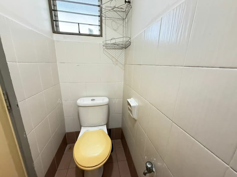 Townhouse for Rent in Kampung Sungai Kayu Ara (Petaling Jaya) - Andrew Pang - Bathroom - PropertyGuru.com.my