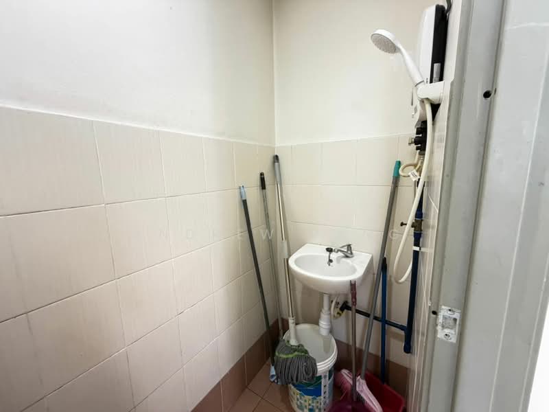 Townhouse for Rent in Kampung Sungai Kayu Ara (Petaling Jaya) - Andrew Pang - Bathroom - PropertyGuru.com.my