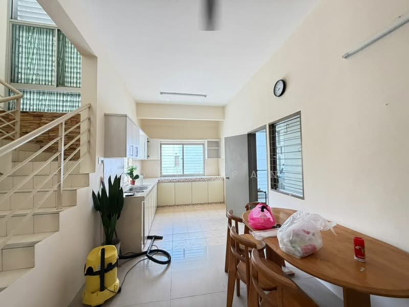 Townhouse for Rent in Kampung Sungai Kayu Ara (Petaling Jaya) - Andrew Pang - Kitchen - PropertyGuru.com.my