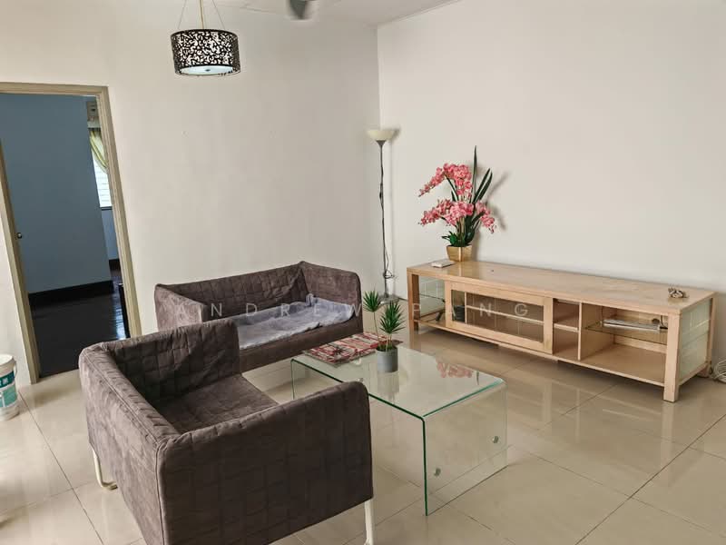 Townhouse for Rent in Kampung Sungai Kayu Ara (Petaling Jaya) - Andrew Pang - Living Room - PropertyGuru.com.my