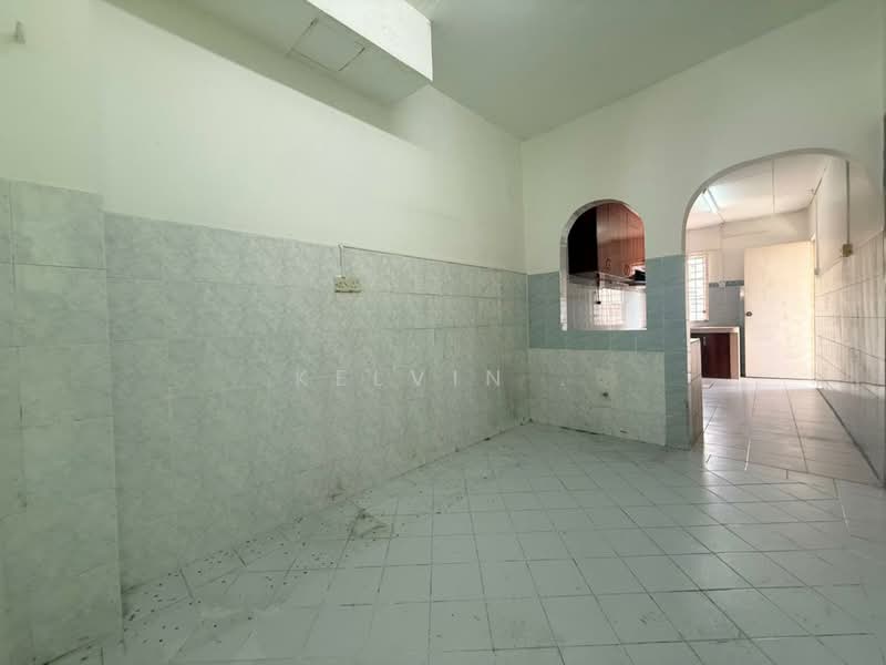 2-storey Terraced House for Sale in Bandar Tasik Puteri (Rawang) - Kelvin . - Kitchen - PropertyGuru.com.my
