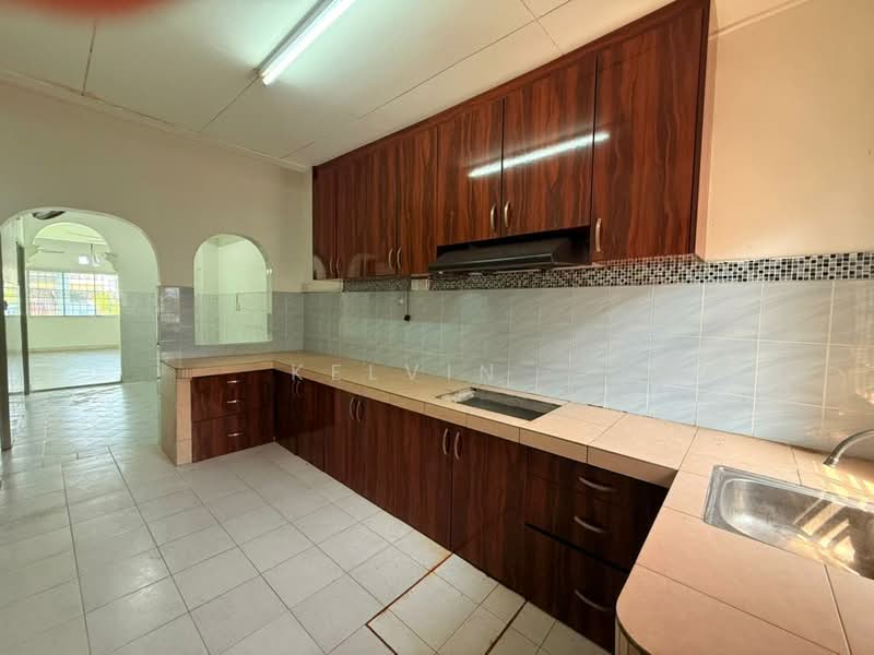 2-storey Terraced House for Sale in Bandar Tasik Puteri (Rawang) - Kelvin . - Kitchen - PropertyGuru.com.my