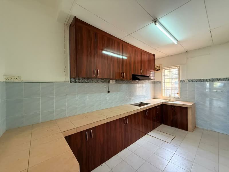 2-storey Terraced House for Sale in Bandar Tasik Puteri (Rawang) - Kelvin . - Kitchen - PropertyGuru.com.my