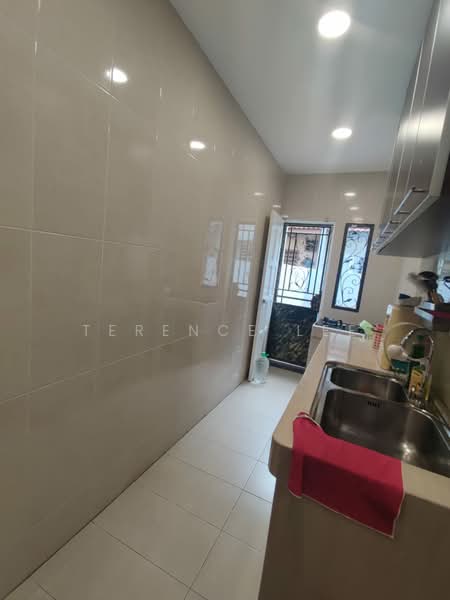 Rumah Kluster untuk Disewa di Shah Alam (Selangor) - Terence Lee - Kitchen - PropertyGuru.com.my