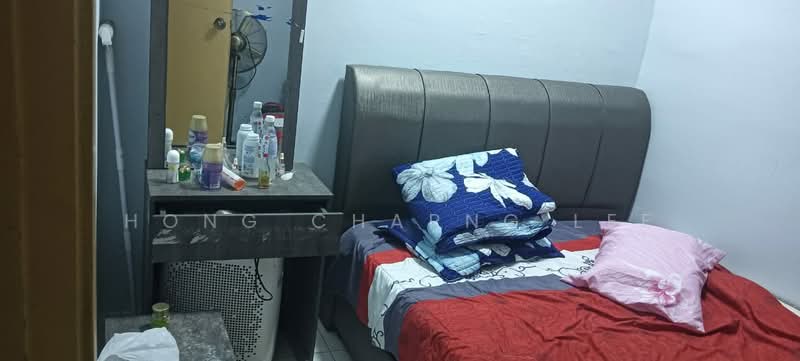 Pangsapuri untuk Disewa di Taman Larkin Idaman Plot C - Hong Charng Lee - Bedroom - PropertyGuru.com.my