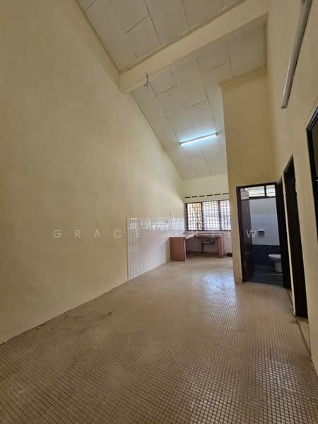 1-storey Terraced House for Rent in Taman Perling (Perling) - Grace Chiew - Kitchen - PropertyGuru.com.my
