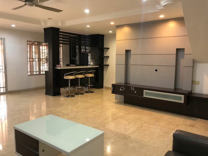 2-storey Terraced House for Sale in Bandar Bukit Tinggi (Klang) - Lim Jeon - Living Room - PropertyGuru.com.my
