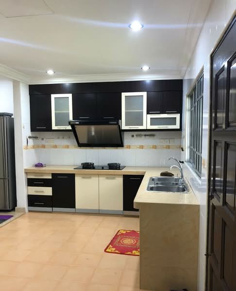 2-storey Terraced House for Sale in Bandar Bukit Tinggi (Klang) - Lim Jeon - Kitchen - PropertyGuru.com.my