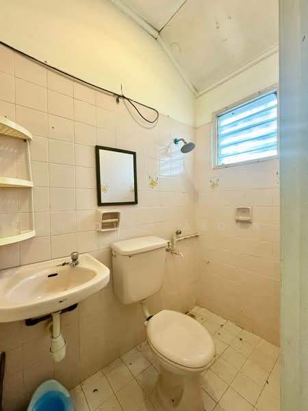 Rumah Teres 1.5 Tingkat untuk Dijual di Usj 2 (Subang Jaya) - Shiqin Saidin - Bathroom - PropertyGuru.com.my