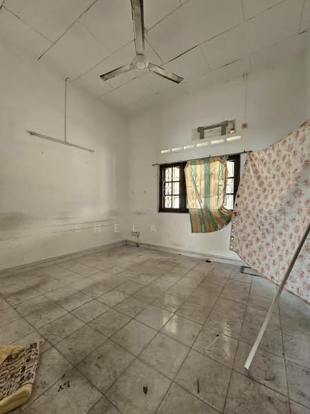 Commercial Bungalow for Rent in Taman Kebun Teh (Johor Bahru) - Shela Lim - Interior - PropertyGuru.com.my