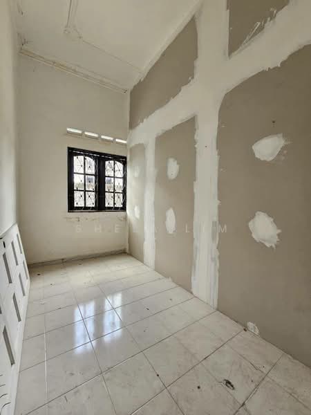 Commercial Bungalow for Rent in Taman Kebun Teh (Johor Bahru) - Shela Lim - Interior - PropertyGuru.com.my