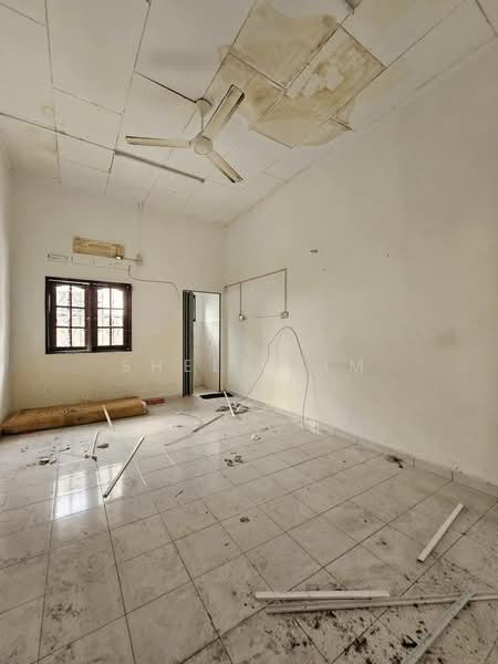 Commercial Bungalow for Rent in Taman Kebun Teh (Johor Bahru) - Shela Lim - Interior - PropertyGuru.com.my