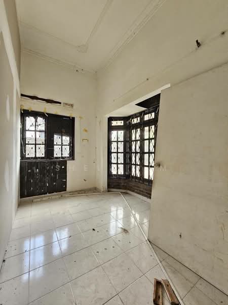 Commercial Bungalow for Rent in Taman Kebun Teh (Johor Bahru) - Shela Lim - Interior - PropertyGuru.com.my