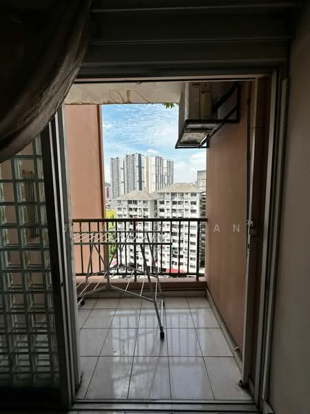 Pangsapuri untuk Disewa di Pangsapuri Jati Selatan - Joanne Yan - Balcony - PropertyGuru.com.my