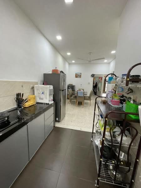 1-storey Terraced House for Sale in Taman Perling (Perling) - Shela Lim - Kitchen - PropertyGuru.com.my