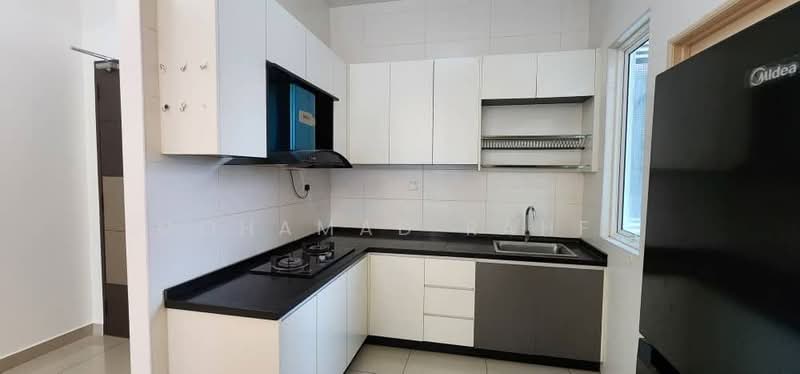 Service Residence for Sale at Pinnacle Tower - Mohamad Rahfi - Kitchen - PropertyGuru.com.my