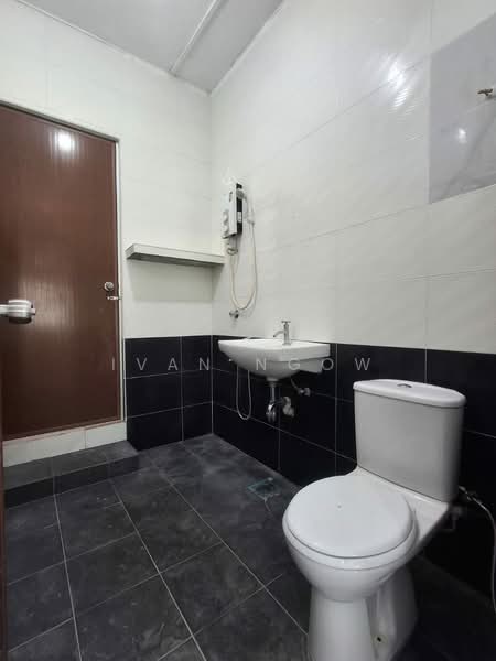 Rumah Teres untuk Disewa di SS12 (Subang Jaya) - Ivan Ngow - Bathroom - PropertyGuru.com.my
