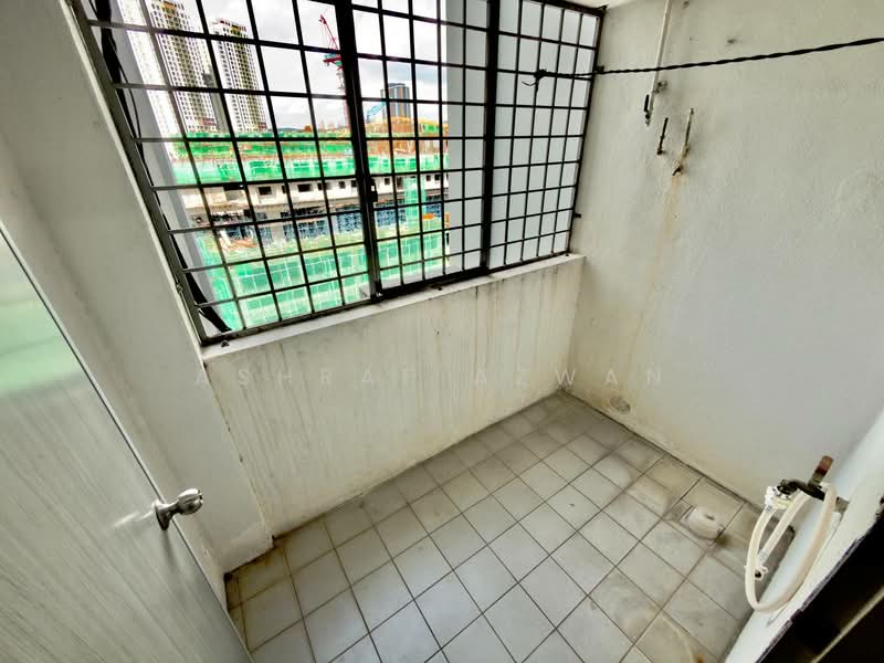 Kondominium untuk Dijual di Seri Mas Condominium - Ashraf Azwan - Balcony - PropertyGuru.com.my