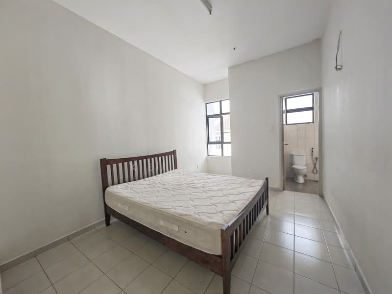 2-storey Terraced House for Sale in Bandar Tasik Puteri (Rawang) - Kelvin . - Bedroom - PropertyGuru.com.my