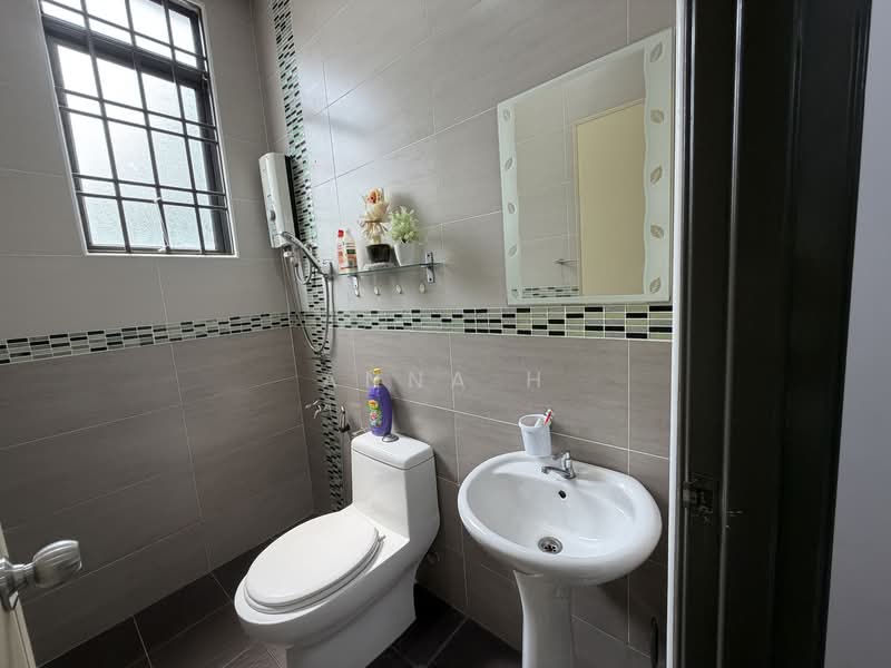 2-storey Terraced House for Sale in Alam Damai (Cheras) - Anna H - Bathroom - PropertyGuru.com.my