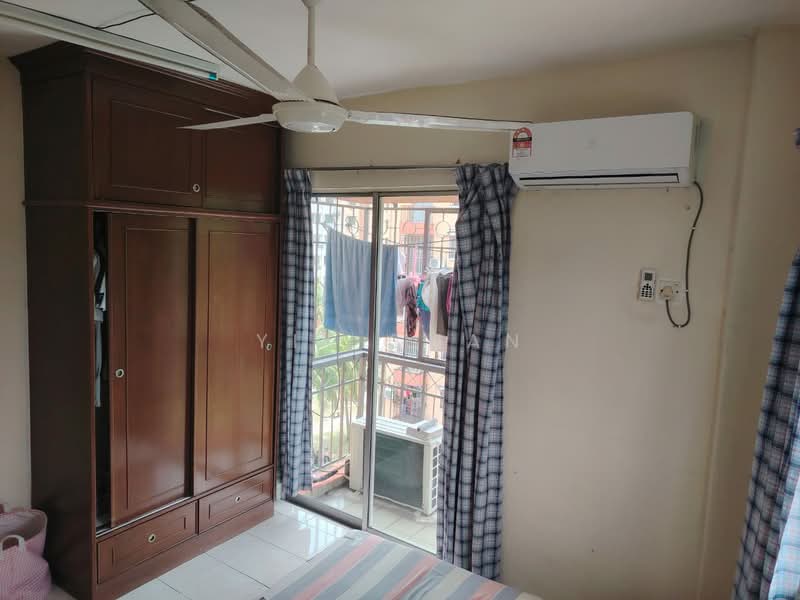 Pangsapuri untuk Disewa di Pangsapuri Carlina - Yik Chan - Bedroom - PropertyGuru.com.my