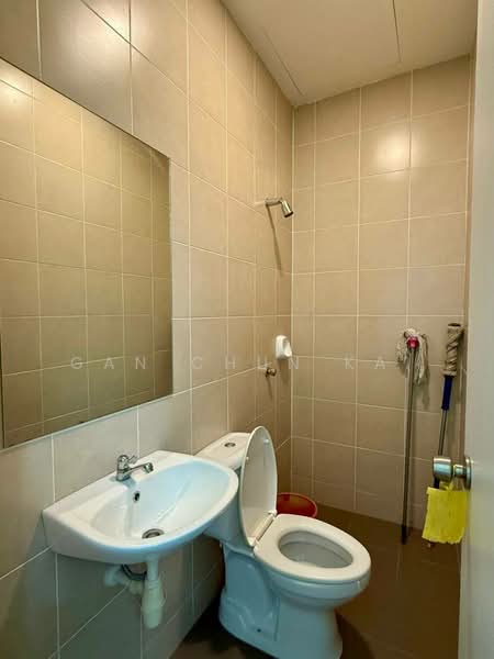 Kondominium untuk Disewa di Ferringhi Residence - Gan Chun Kai - Bathroom - PropertyGuru.com.my