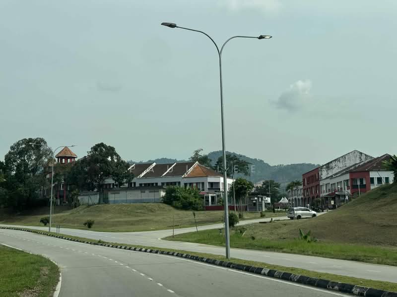 Tanah Banglo untuk Dijual di College Heights Garden Resort (Setul) - Paul Lee - Exterior - PropertyGuru.com.my