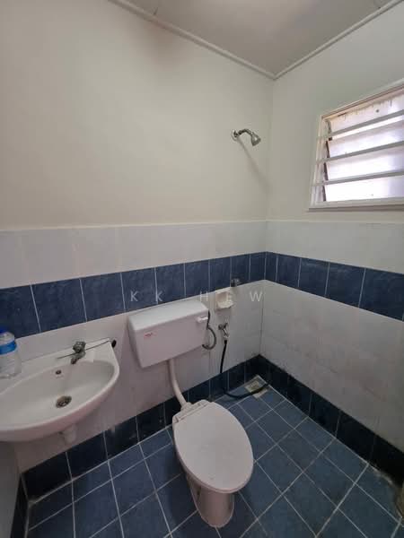 2-storey Terraced House for Sale in Bandar Tasik Kesuma (Beranang) - KK HEW - Bathroom - PropertyGuru.com.my