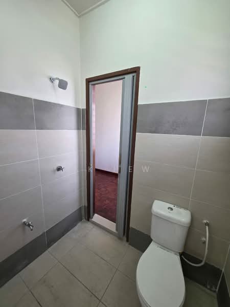 2-storey Terraced House for Sale in Bandar Tasik Kesuma (Beranang) - KK HEW - Bathroom - PropertyGuru.com.my