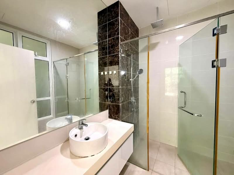 Kondominium untuk Disewa di Ferringhi Residence - Gan Chun Kai - Bathroom - PropertyGuru.com.my