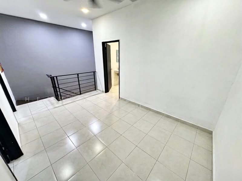 Rumah Teres 2 Tingkat untuk Dijual di Kajang (Selangor) - Herman Sazwan Nor Rahim - Living Room - PropertyGuru.com.my