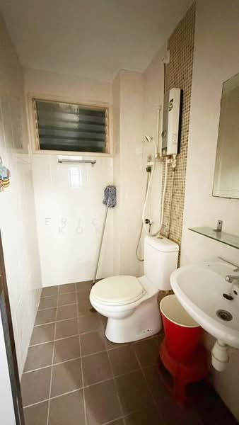 Apartment for Sale at Taman Cheras Intan - Eric Chan Kok Hoo - Bathroom - PropertyGuru.com.my