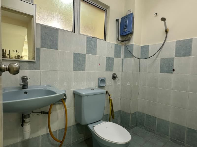 2-storey Terraced House for Rent in Taman Putra Permai (Seri Kembangan) - Carol Chai - Bathroom - PropertyGuru.com.my