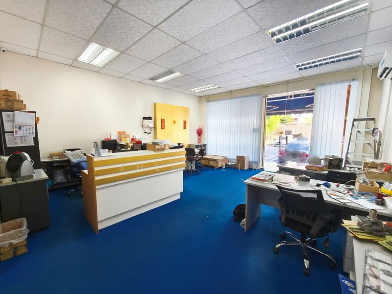 Shop / Office for Rent in Taman Molek (Johor Bahru) - Shela Lim - Interior - PropertyGuru.com.my