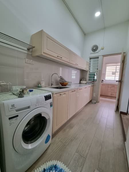 Cluster House for Sale in Shah Alam (Selangor) - Ethan Swe - Kitchen - PropertyGuru.com.my