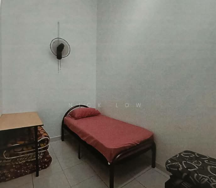 Rumah Teres 2 Tingkat untuk Disewa di Taman Lagenda Putra (Kulai) - Nick Low - Bedroom - PropertyGuru.com.my